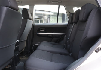 Подержанный автомобиль Suzuki Grand Vitara 2011 года (10 фото)