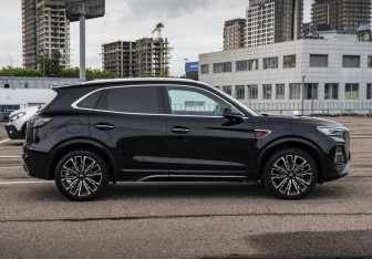 Подержанный автомобиль Hongqi HS5 2023 года (4 фото)