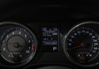 Подержанный автомобиль Jeep Grand Cherokee 2012 года (11 фото)