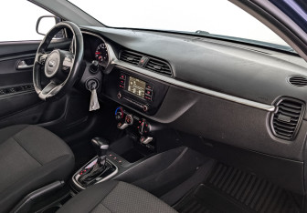 Подержанный автомобиль Kia Rio Hatchback 2021 года (12 фото)