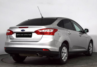 Подержанный автомобиль Ford Focus Sedan 2015 года (3 фото)