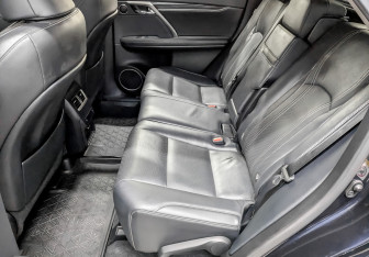 Подержанный автомобиль Lexus RX 2017 года (12 фото)