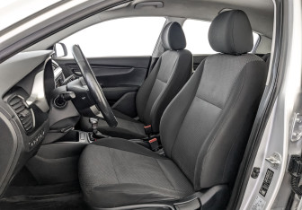 Подержанный автомобиль Kia Rio Hatchback 2021 года (19 фото)