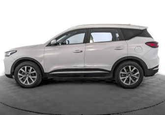 Подержанный автомобиль Chery Tiggo 7 Pro 2022 года (8 фото)