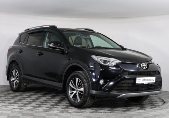 Подержанный автомобиль Toyota RAV4 2017 года (3 фото)