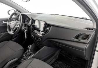 Подержанный автомобиль Hyundai Solaris Sedan 2021 года (11 фото)