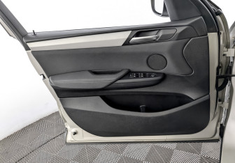 Подержанный автомобиль BMW X3 2013 года (19 фото)