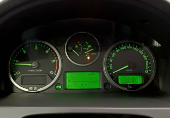 Подержанный автомобиль Land Rover Freelander 2011 года (24 фото)