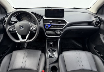 Подержанный автомобиль Changan Alsvin 2023 года (13 фото)