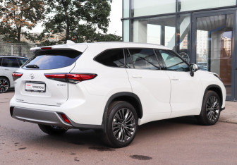 Новый Toyota Highlander 2026 (4 фото)