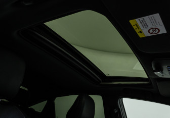 Подержанный автомобиль Toyota Avalon 2022 года (18 фото)