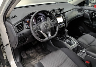 Подержанный автомобиль Nissan X-Trail 2019 года (15 фото)