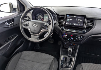Подержанный автомобиль Hyundai Solaris Sedan 2020 года (28 фото)