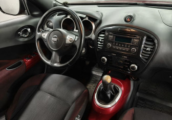 Подержанный автомобиль Nissan Juke 2011 года (11 фото)