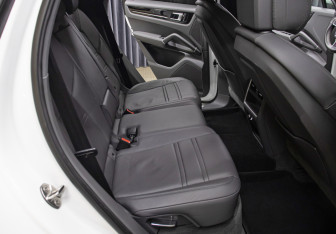 Подержанный автомобиль Porsche Cayenne 2019 года (12 фото)