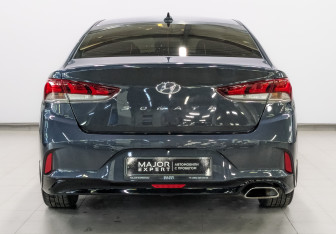 Подержанный автомобиль Hyundai Sonata 2018 года (6 фото)