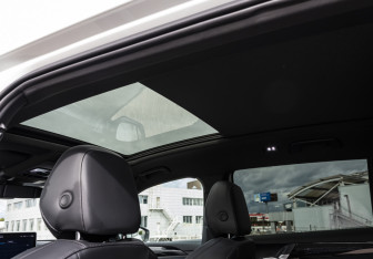 Подержанный автомобиль Volkswagen Tiguan 2025 года (23 фото)