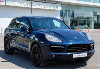 Подержанный автомобиль Porsche Cayenne 2012 года (3 фото)