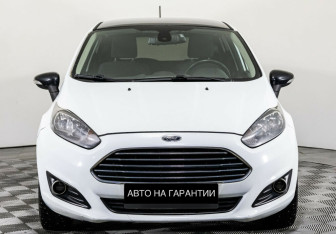 Подержанный автомобиль Ford Fiesta Hatchback 2017 года (2 фото)
