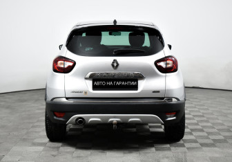 Подержанный автомобиль Renault Kaptur 2017 года (6 фото)