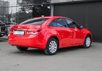 Подержанный автомобиль Chevrolet Cruze Sedan 2012 года (4 фото)