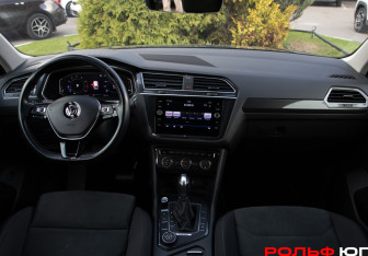 Подержанный автомобиль Volkswagen Tiguan 2019 года (11 фото)
