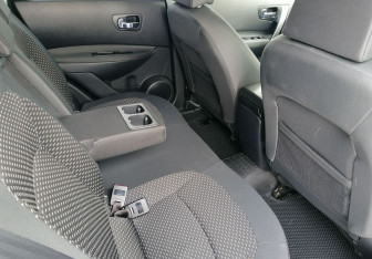 Подержанный автомобиль Nissan Qashqai 2009 года (10 фото)