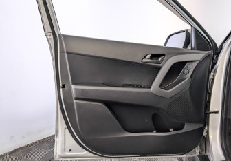 Подержанный автомобиль Hyundai Creta 2020 года (19 фото)
