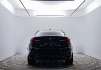 Подержанный автомобиль BMW X6 2014 года (4 фото)