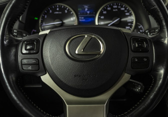 Подержанный автомобиль Lexus NX 2016 года (11 фото)