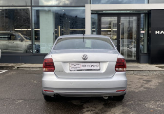 Подержанный автомобиль Volkswagen Polo Sedan 2016 года (6 фото)