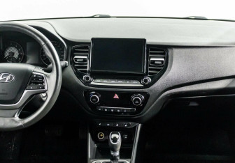 Подержанный автомобиль Hyundai Solaris Sedan 2020 года (8 фото)