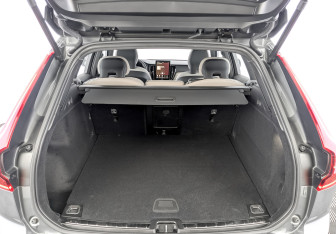 Новый Volvo XC60 2025 (8 фото)