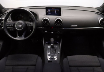 Подержанный автомобиль Audi A3 Sedan 2019 года (9 фото)