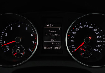 Подержанный автомобиль Volkswagen Golf Hatchback 2012 года (11 фото)