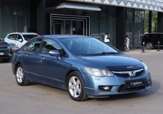 Подержанный автомобиль Honda Civic Sedan 2011 года (3 фото)