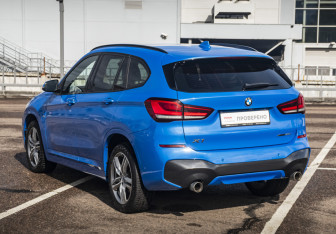 Подержанный автомобиль BMW X1 2020 года (7 фото)