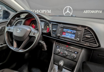 Подержанный автомобиль SEAT Leon Hatchback 2013 года (25 фото)