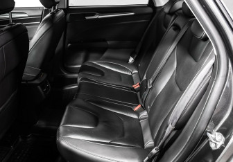 Подержанный автомобиль Ford Mondeo Sedan 2018 года (12 фото)