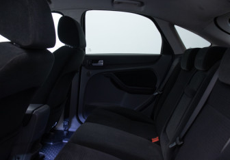 Подержанный автомобиль Ford Focus Hatchback 2008 года (11 фото)