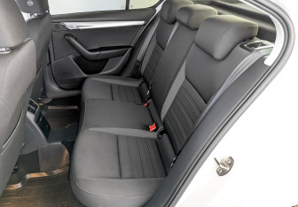 Подержанный автомобиль Skoda Octavia Liftback 2020 года (12 фото)