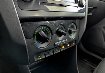 Подержанный автомобиль Skoda Rapid Liftback 2019 года (26 фото)