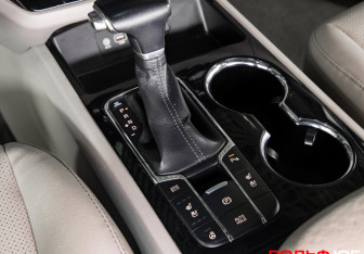 Подержанный автомобиль Kia Carnival 2019 года (16 фото)