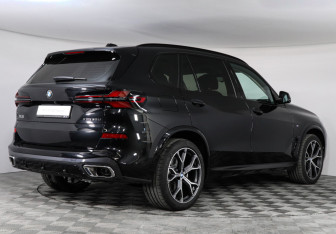 Новый BMW X5 2025 (2 фото)