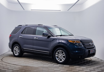 Подержанный автомобиль Ford Explorer 2013 года (3 фото)