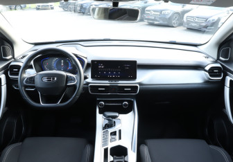 Подержанный автомобиль Geely Coolray 2023 года (12 фото)