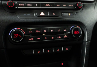 Подержанный автомобиль Kia Ceed Hatchback 2018 года (11 фото)