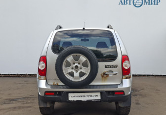Подержанный автомобиль Chevrolet Niva 2012 года (6 фото)