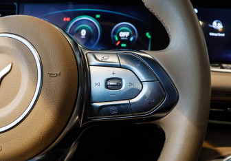 Подержанный автомобиль Voyah Free 2022 года (19 фото)