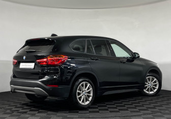 Подержанный автомобиль BMW X1 2018 года (2 фото)
